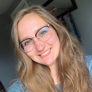 Meet your Posher, Emily